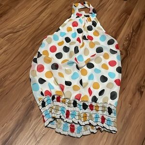 Theifted cute top, has no tag with brand name or size I’m guessing it fits S/M.